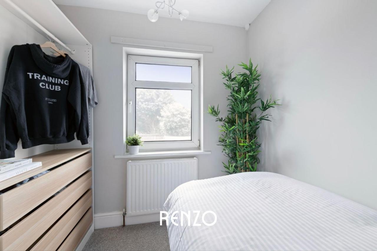 Holiday home Incredible 3-bed House In By Renzo, Amazing Location, Sleeps 6!